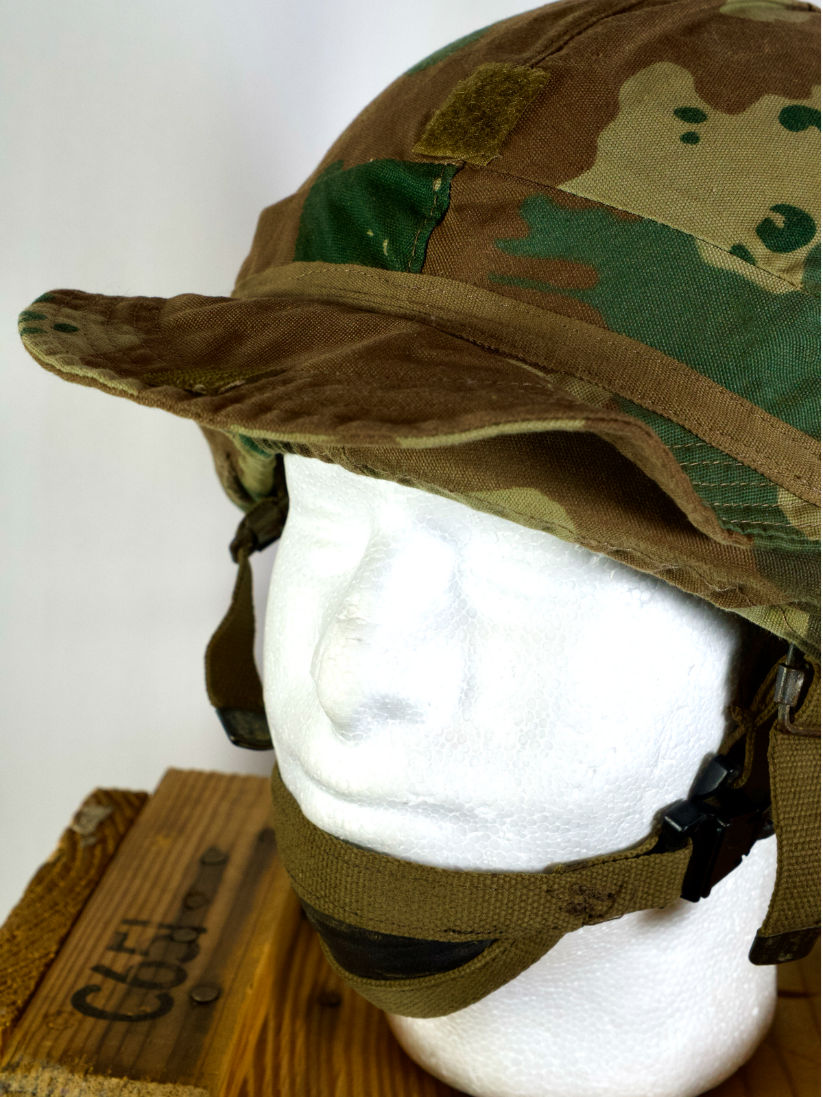 SANDF M83 Kevlar helmet with S2000 cover