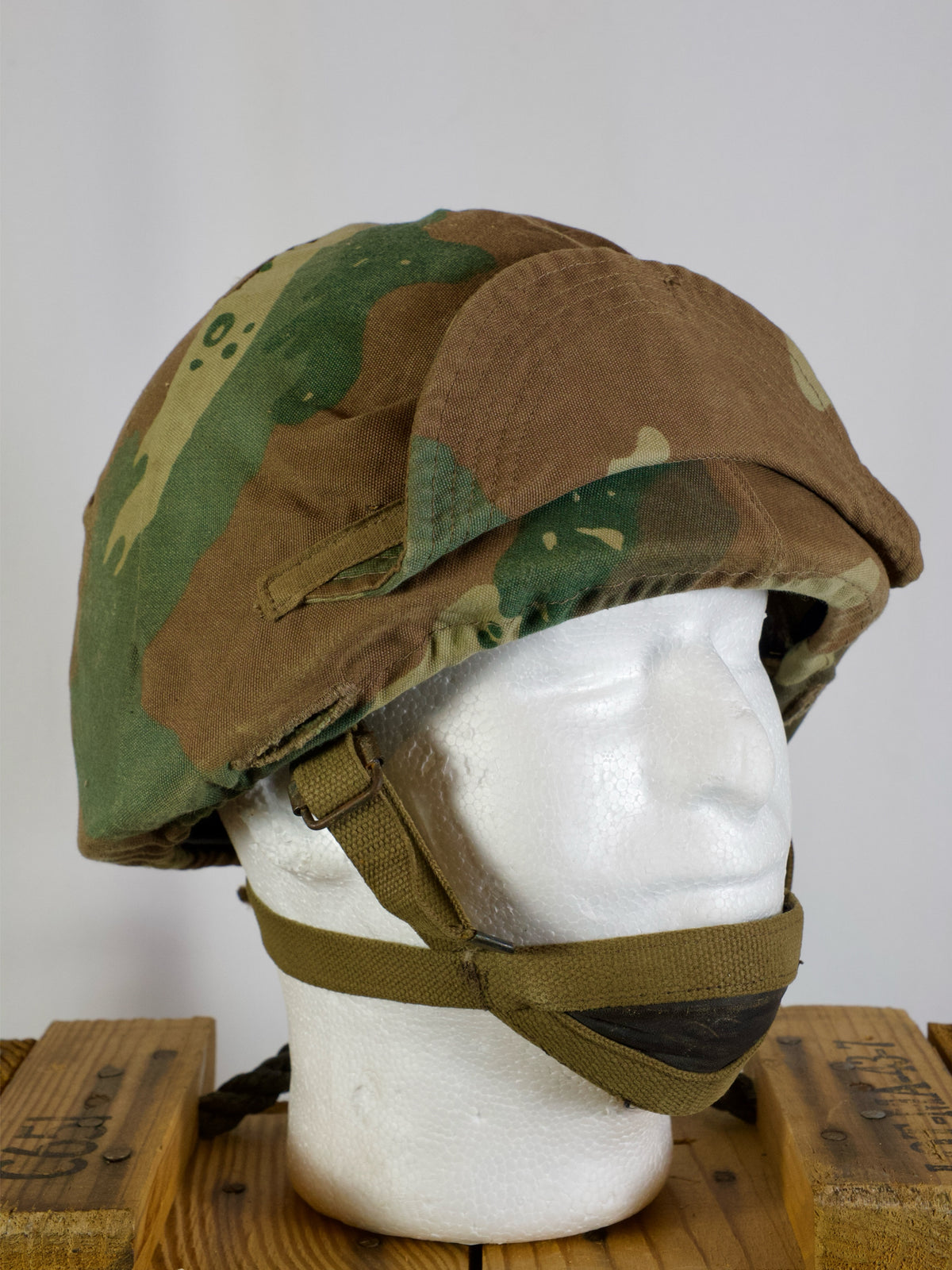 SANDF M83 Kevlar helmet with S2000 cover