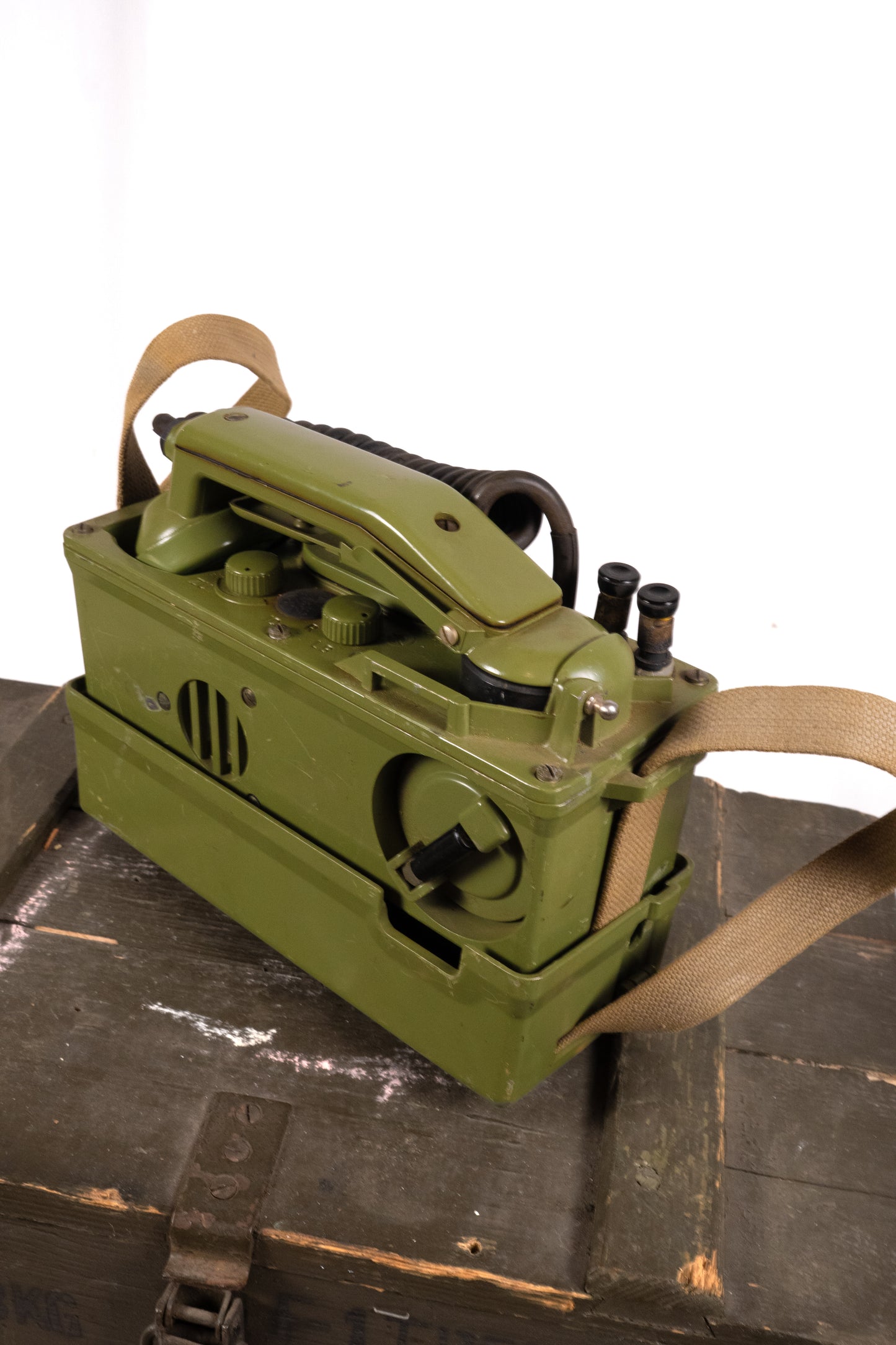 Yugoslavian M-63 JNA Military Field Telephone – Iskra